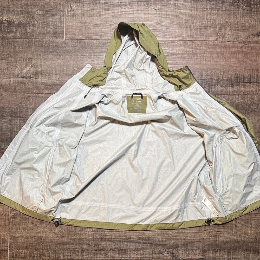 L.L. Bean Men's Light Green Hooded Jacket - Picture 7 of 8